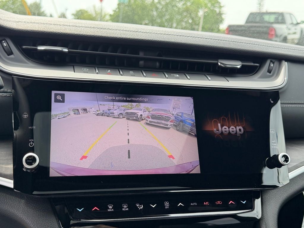 2026 Jeep Grand Cherokee Altitude