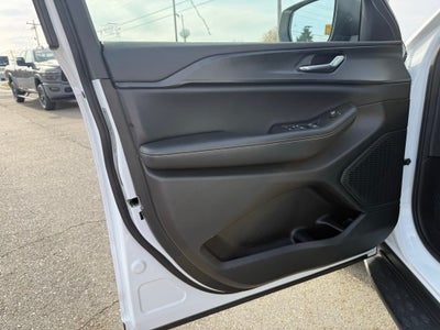 2024 Jeep Grand Cherokee L Laredo 4x2