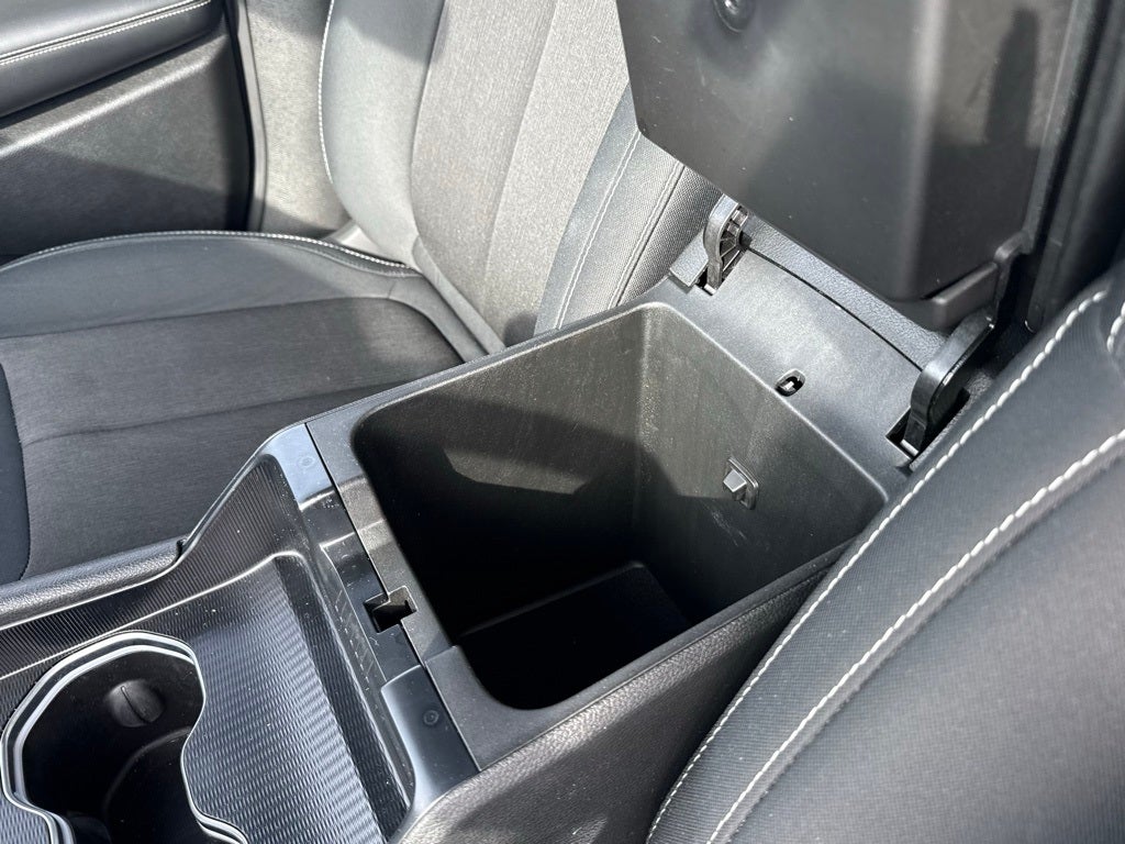 2024 Jeep Grand Cherokee L Laredo 4x2