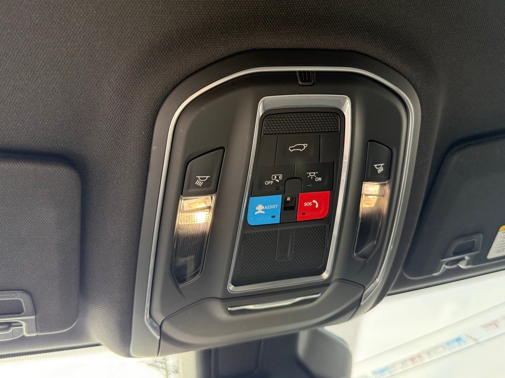 2024 Jeep Grand Cherokee L Laredo 4x2