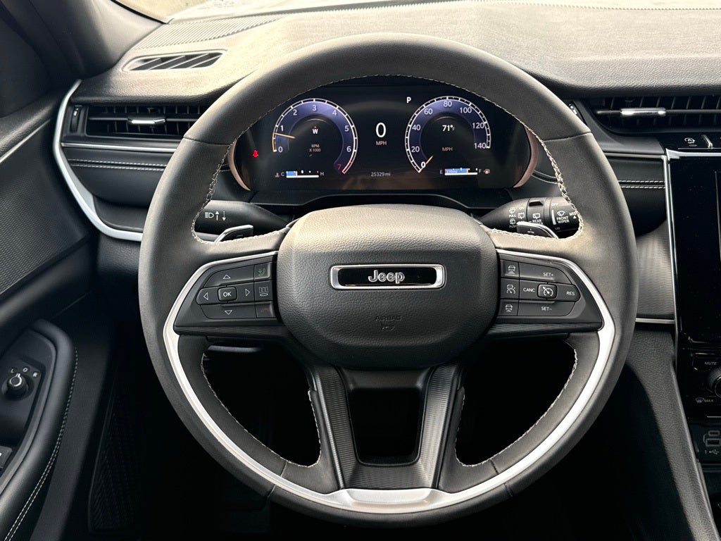 2024 Jeep Grand Cherokee L Laredo 4x2