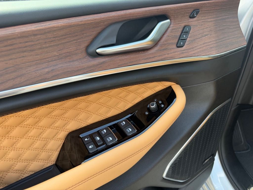 2025 Jeep Grand Cherokee L Summit 4x4