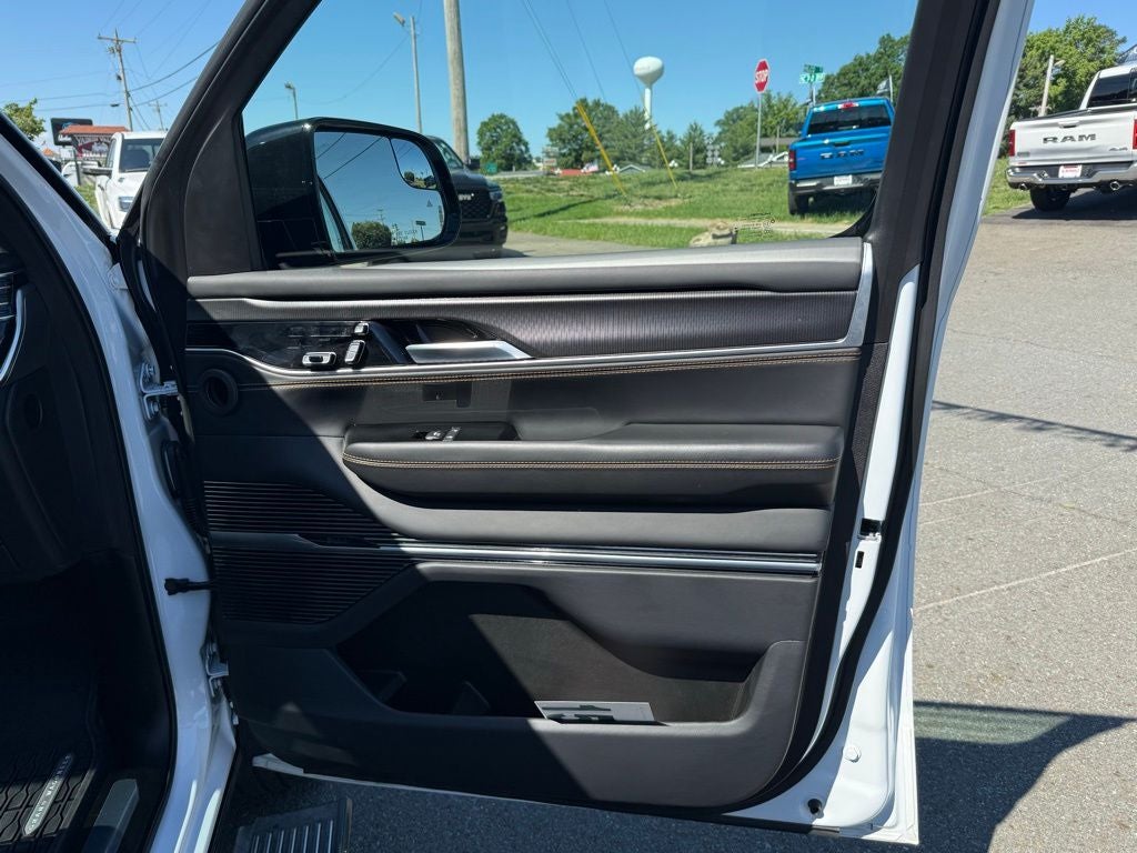 2024 Jeep Grand Wagoneer L Series III Obsidian 4x4