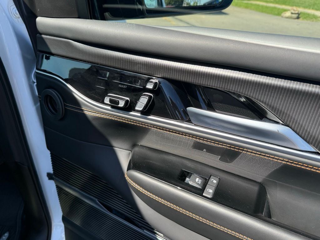 2024 Jeep Grand Wagoneer L Series III Obsidian 4x4