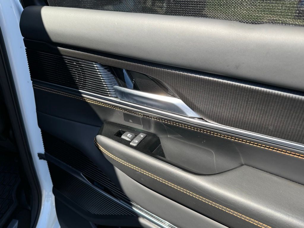 2024 Jeep Grand Wagoneer L Series III Obsidian 4x4