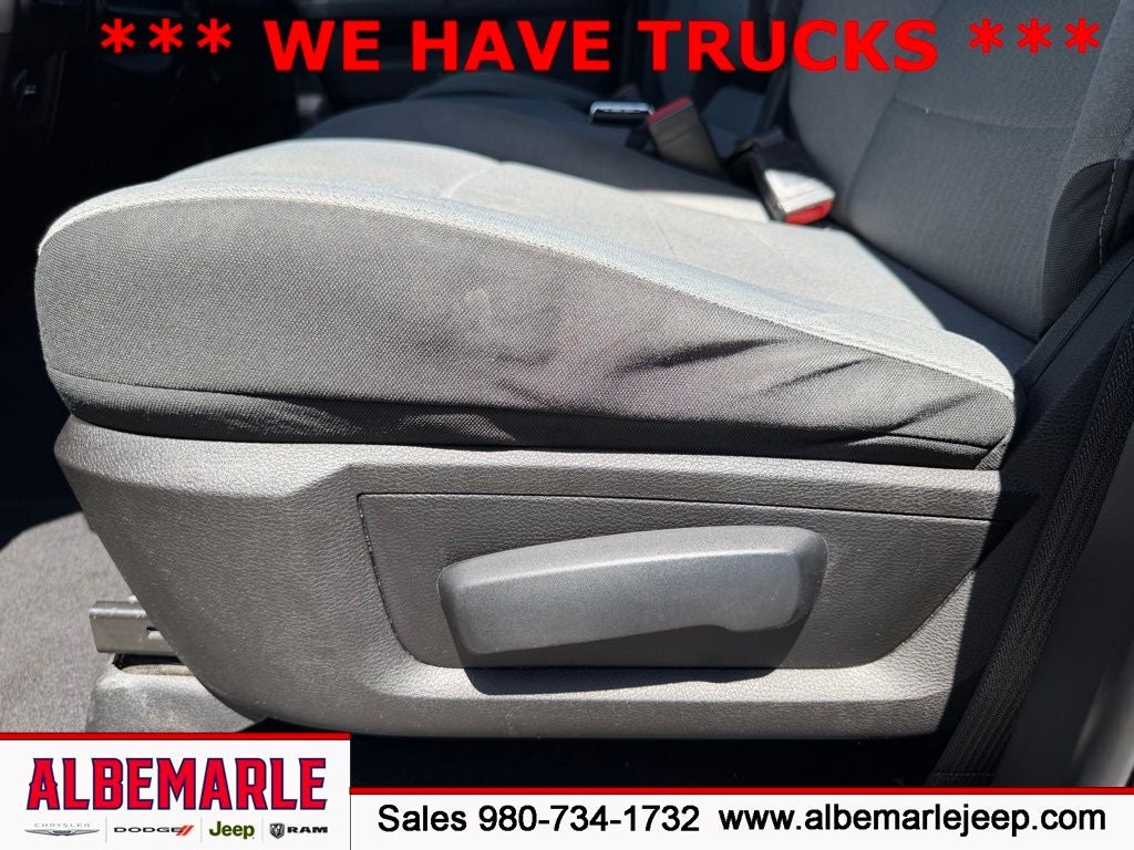2021 RAM 1500 Classic SLT Crew Cab 4x4 5'7' Box