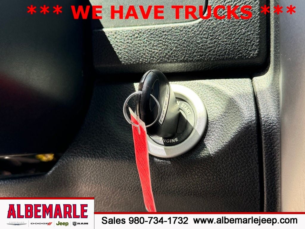 2021 RAM 1500 Classic SLT Crew Cab 4x4 5'7' Box