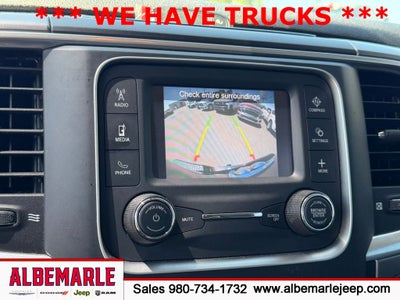 2021 RAM 1500 Classic SLT Crew Cab 4x4 5'7' Box