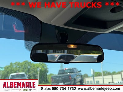 2021 RAM 1500 Classic SLT Crew Cab 4x4 5'7' Box