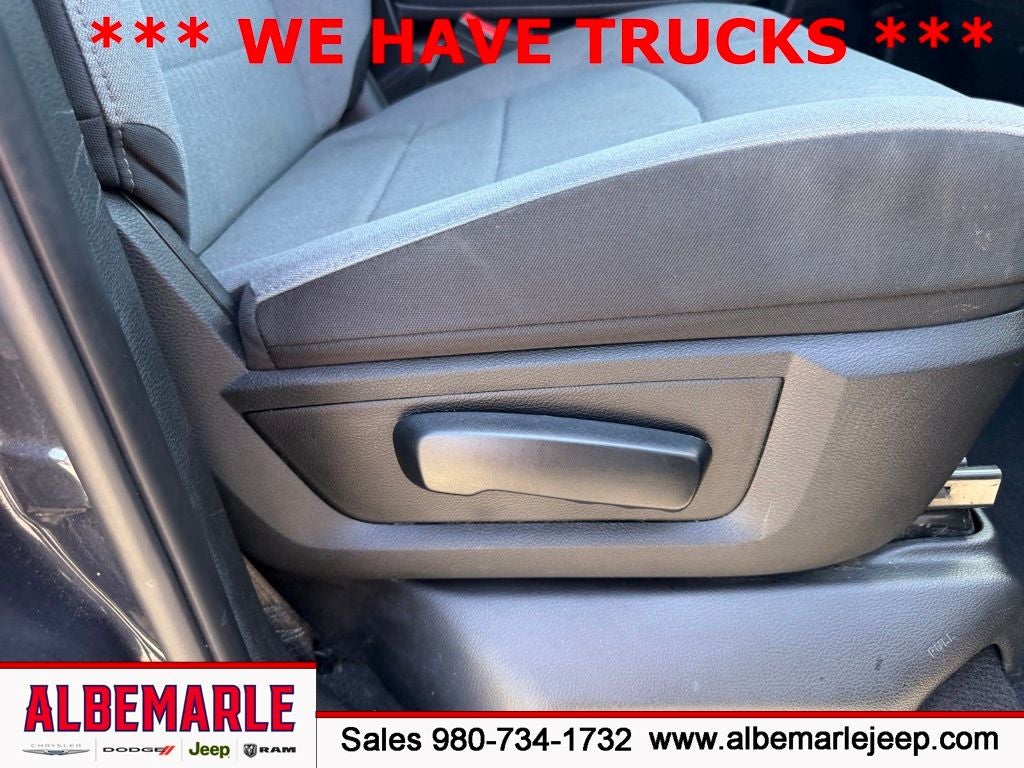 2021 RAM 1500 Classic SLT Crew Cab 4x4 5'7' Box
