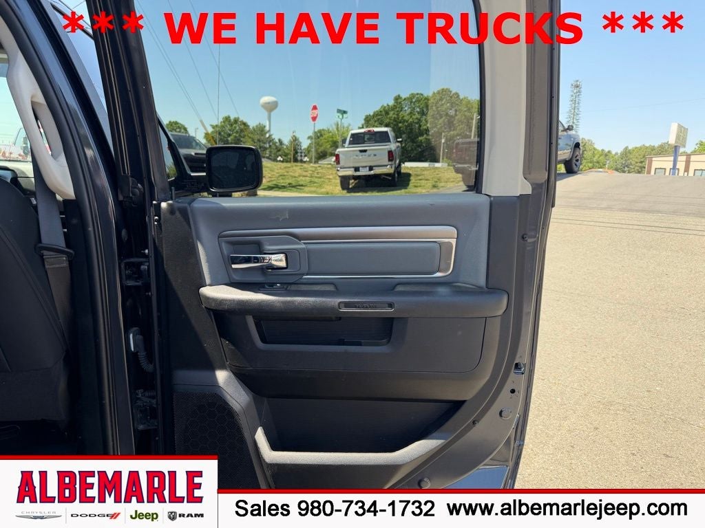 2021 RAM 1500 Classic SLT Crew Cab 4x4 5'7' Box