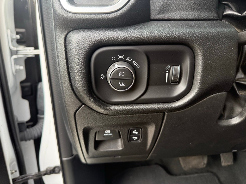 2022 RAM 1500 Big Horn Crew Cab 4x2 5'7' Box