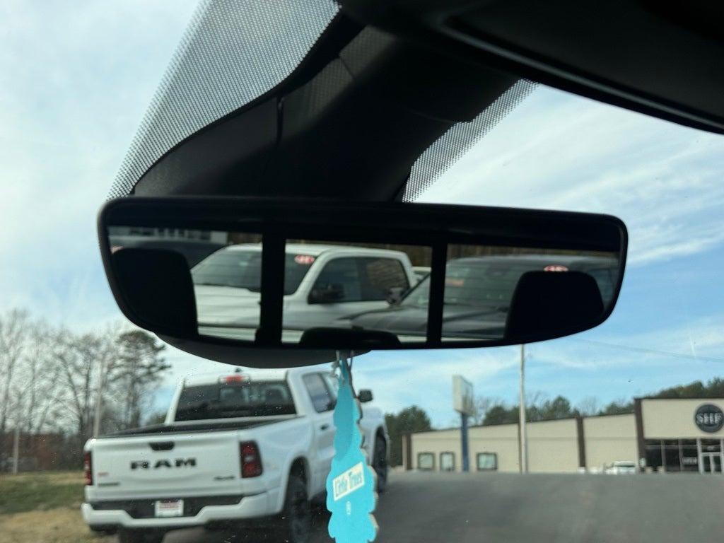 2022 RAM 1500 Big Horn Crew Cab 4x2 5'7' Box