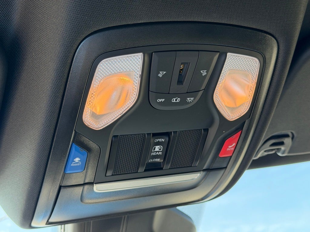 2025 RAM 1500 Tradesman Crew Cab 4x4 5'7' Box