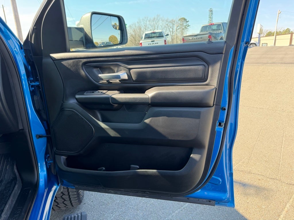 2025 RAM 1500 Tradesman Crew Cab 4x4 5'7' Box