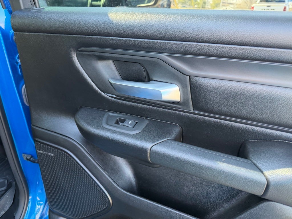 2025 RAM 1500 Tradesman Crew Cab 4x4 5'7' Box