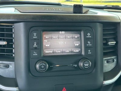 2020 RAM 1500 Big Horn Crew Cab 4x4 5'7' Box