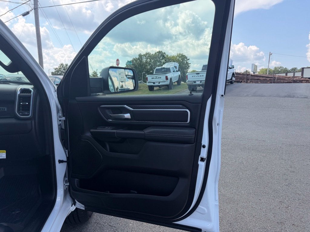 2026 RAM 1500 Big Horn Crew Cab 4x4 5'7' Box
