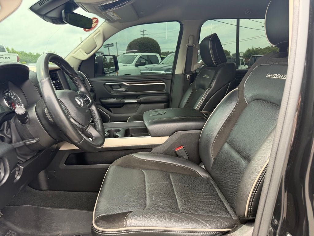 2022 RAM 1500 Laramie Crew Cab 4x4 5'7' Box