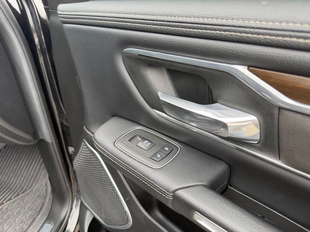 2022 RAM 1500 Laramie Crew Cab 4x4 5'7' Box