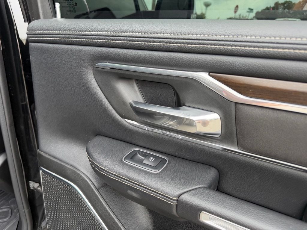 2022 RAM 1500 Laramie Crew Cab 4x4 5'7' Box