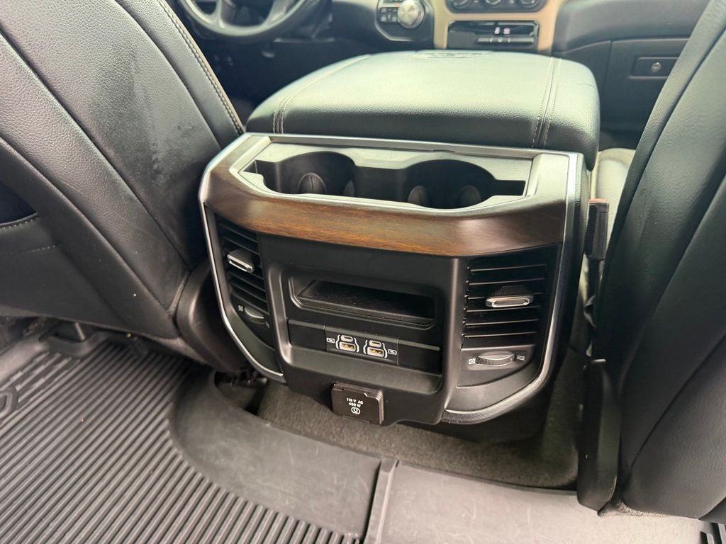 2022 RAM 1500 Laramie Crew Cab 4x4 5'7' Box