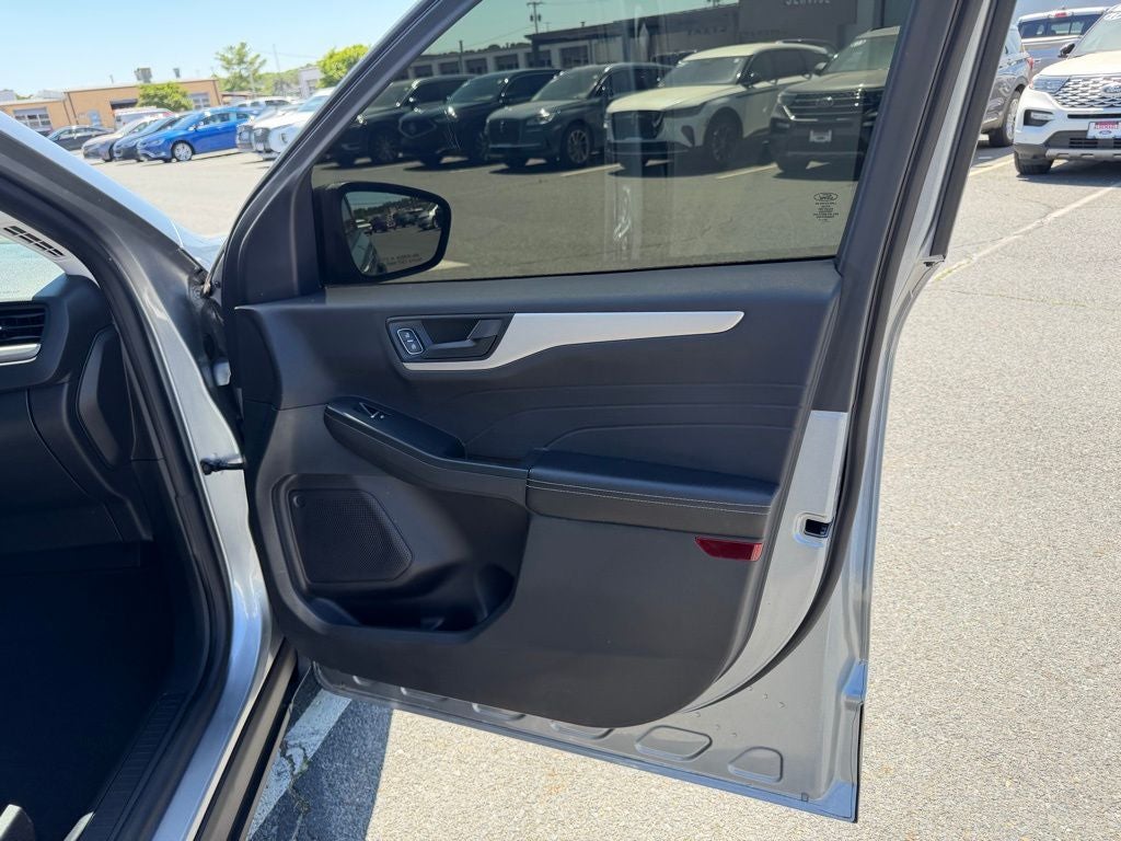 2022 Ford Escape S