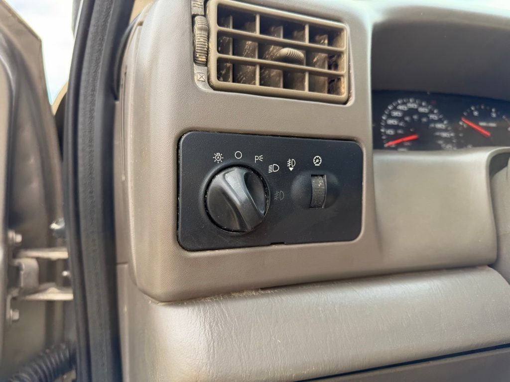 2002 Ford F-250 Base