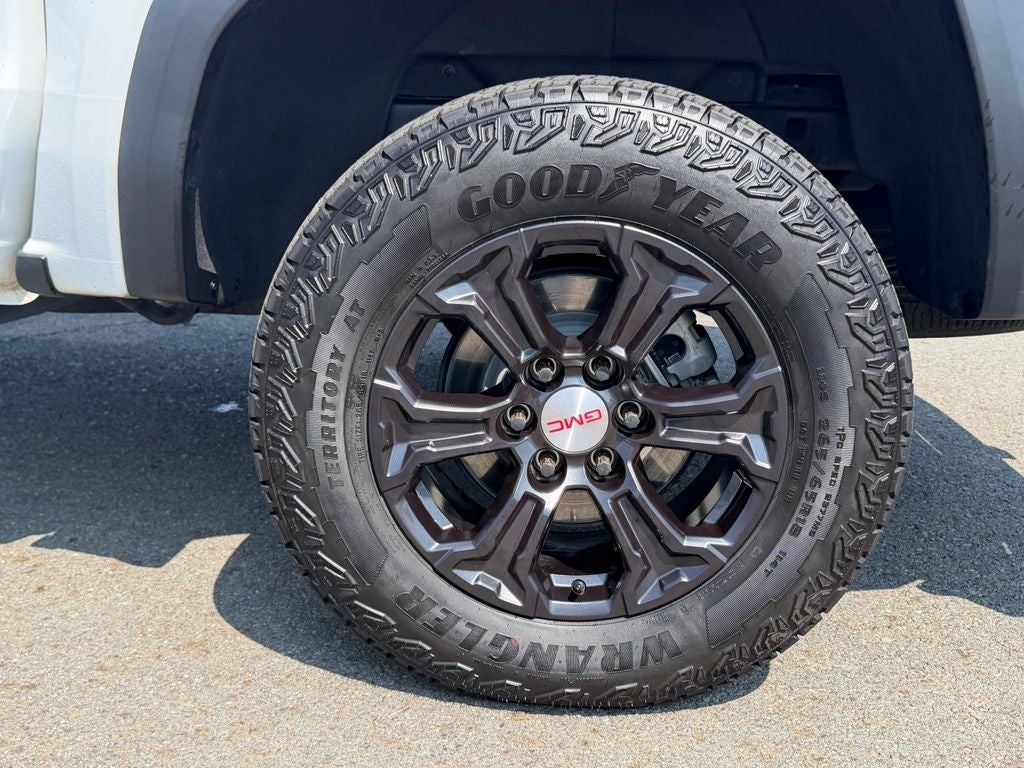 2023 GMC Canyon 4WD Crew Cab Short Box Elevation
