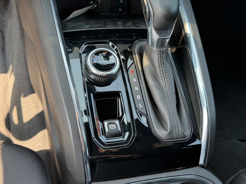 2023 GMC Canyon 4WD Crew Cab Short Box Elevation