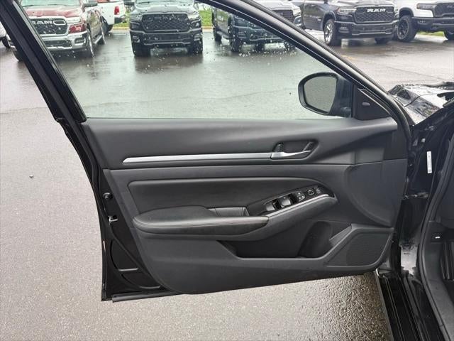 2023 Nissan Altima SV FWD