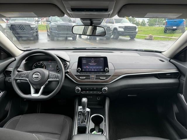 2023 Nissan Altima SV FWD