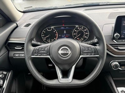 2023 Nissan Altima SV FWD