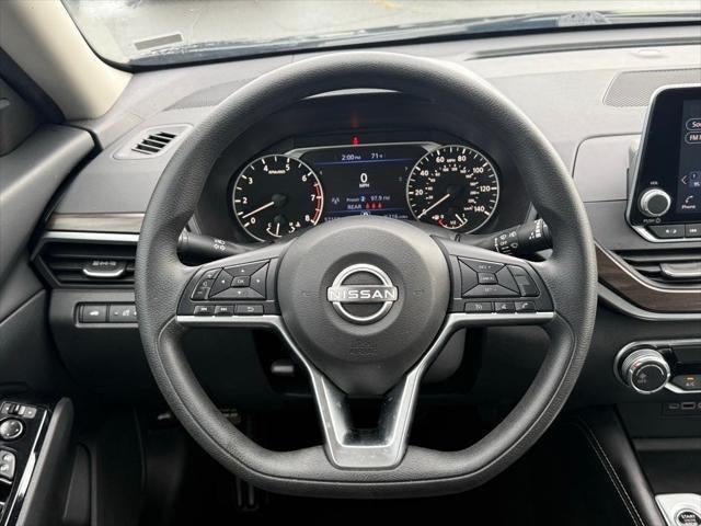 2023 Nissan Altima SV FWD