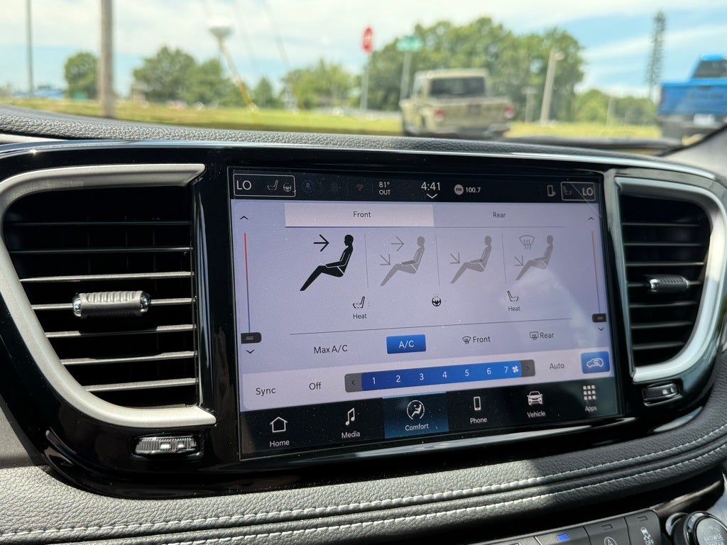 2025 Chrysler Pacifica Select