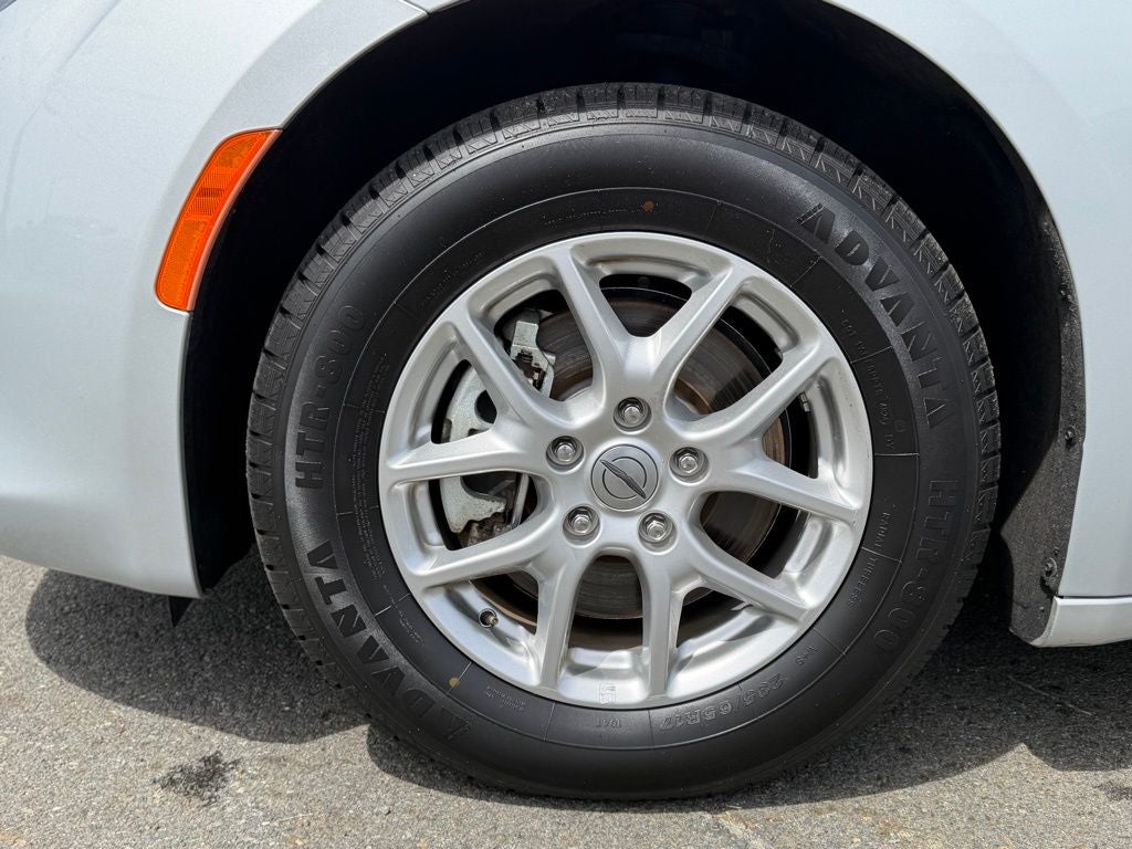 2023 Chrysler Voyager LX