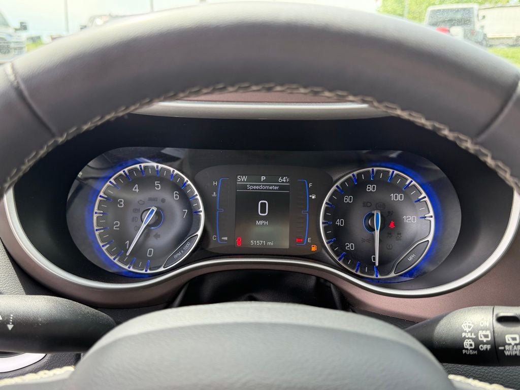 2023 Chrysler Voyager LX