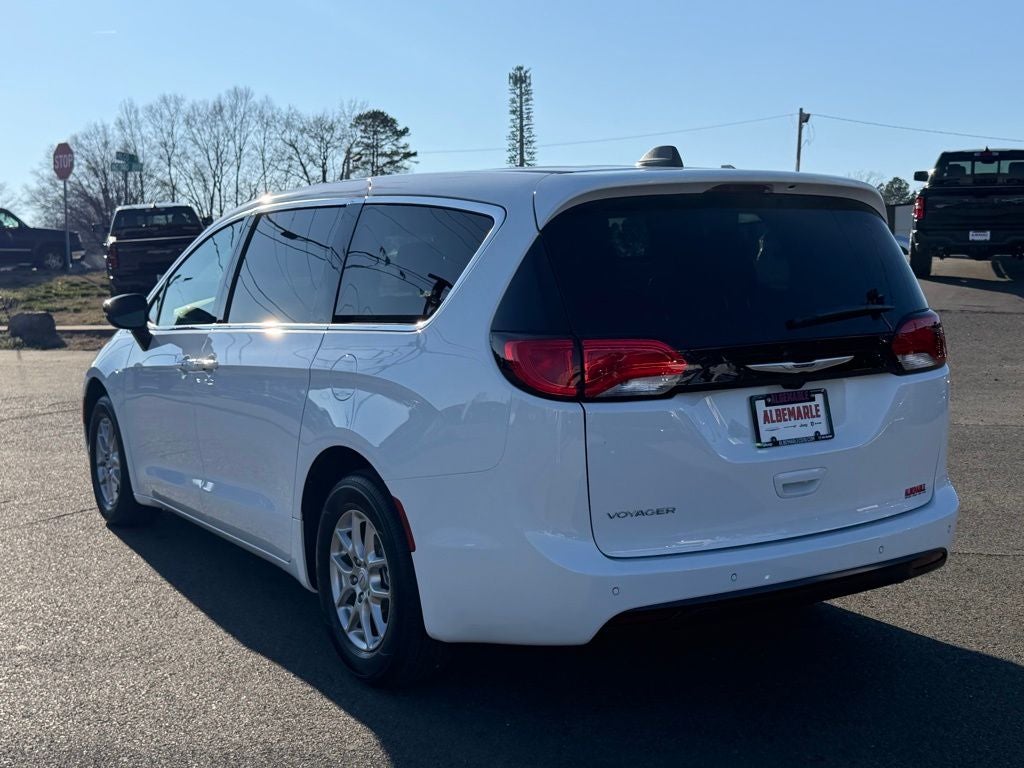 2026 Chrysler Voyager LX