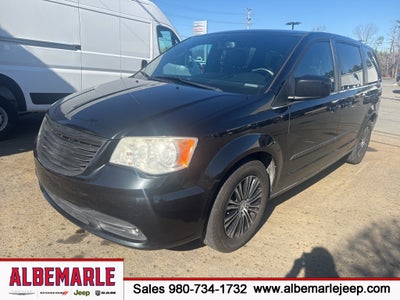 2013 Chrysler Town & Country S