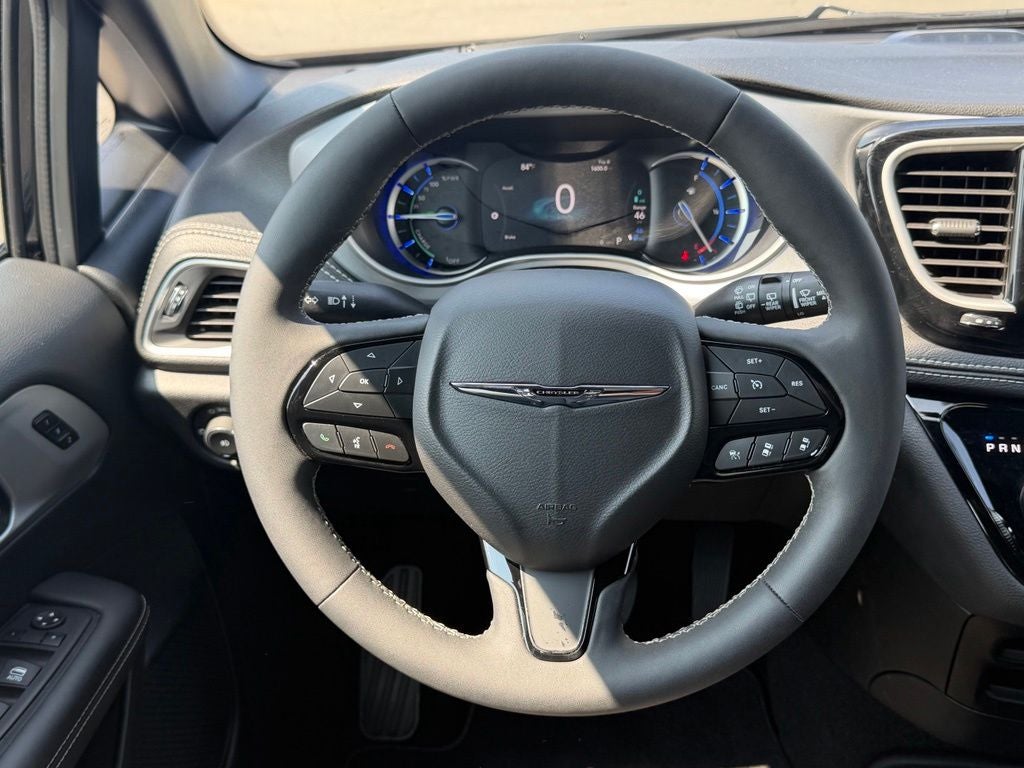 2024 Chrysler Pacifica Hybrid S Appearance Pkg