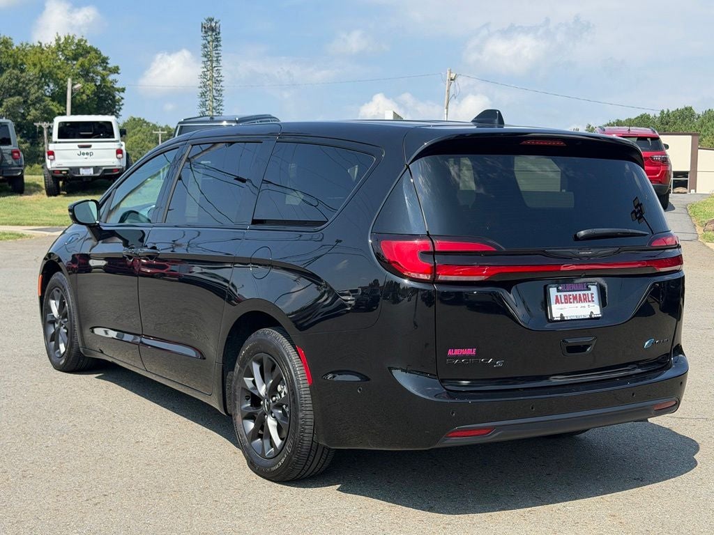 2024 Chrysler Pacifica Hybrid S Appearance Pkg
