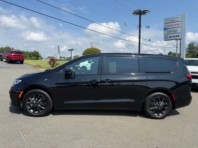 2024 Chrysler Pacifica Hybrid S Appearance Pkg