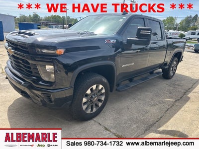2024 Chevrolet Silverado 2500HD 4WD Crew Cab Standard Bed Custom