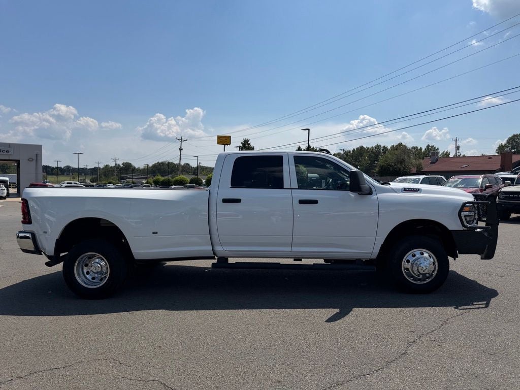 2025 RAM 3500 Tradesman Crew Cab 4x4 8' Box