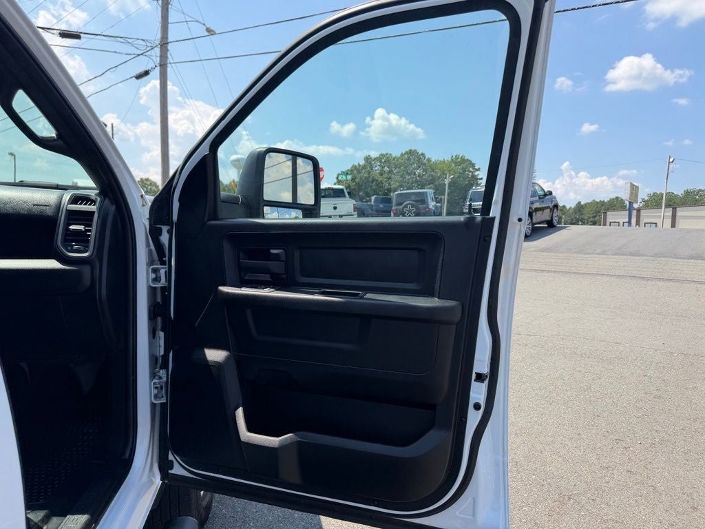 2025 RAM 3500 Tradesman Crew Cab 4x4 8' Box