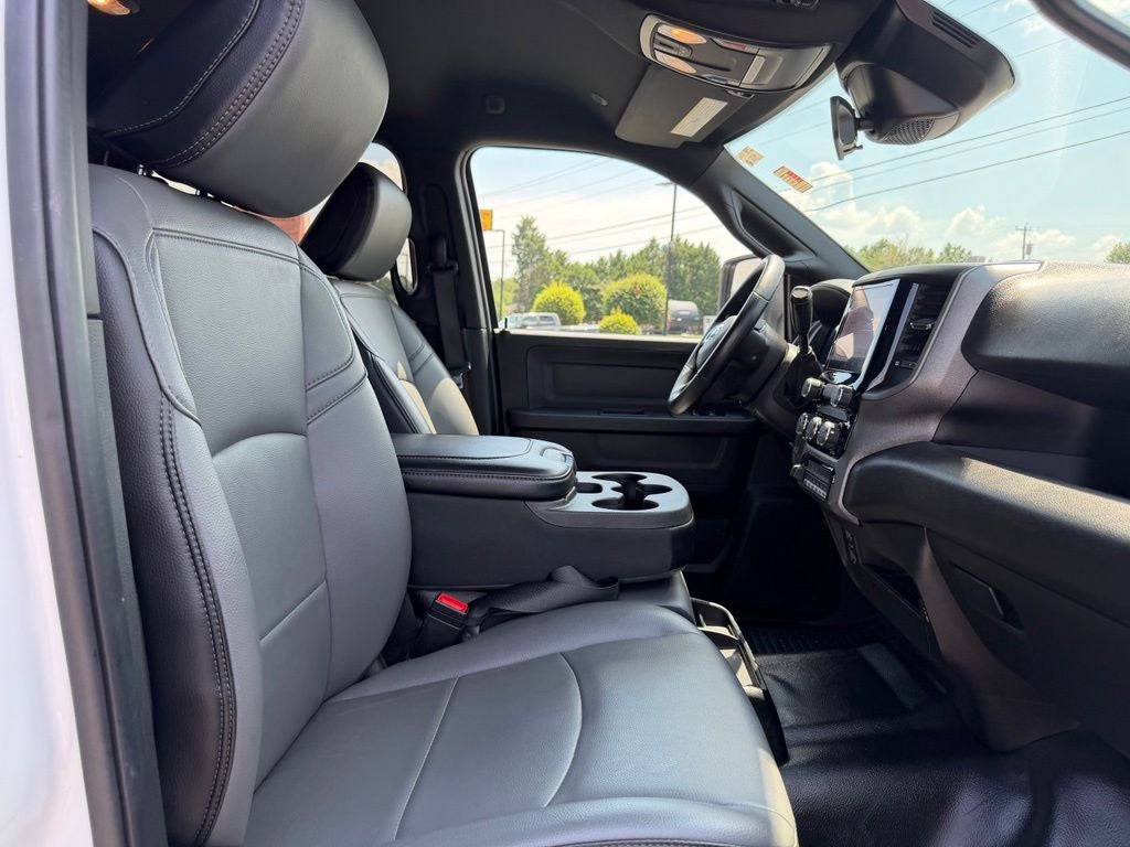 2025 RAM 3500 Tradesman Crew Cab 4x4 8' Box