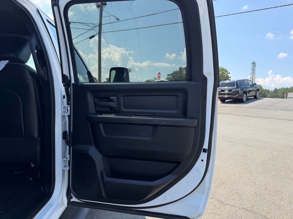 2025 RAM 3500 Tradesman Crew Cab 4x4 8' Box