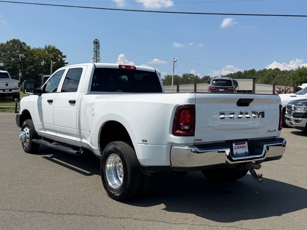 2025 RAM 3500 Tradesman Crew Cab 4x4 8' Box