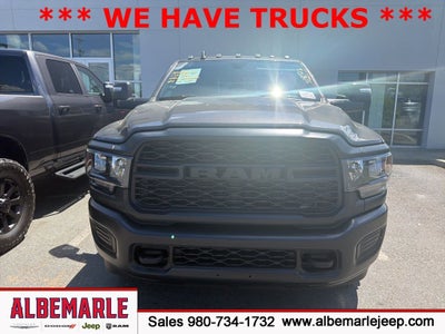 2024 RAM 3500 Tradesman Crew Cab 4x4 8' Box