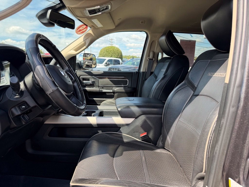 2019 RAM 3500 Laramie Crew Cab 4x4 8' Box